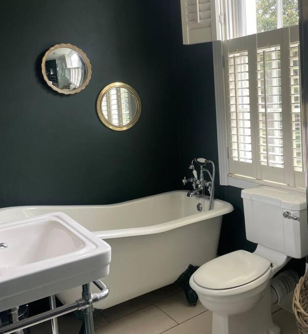 Beautiful London Victorian House, Sleeps 12 Vila Exterior foto